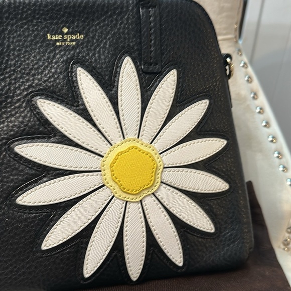 Kate Spade New York DOWN THE RABBIT HOLE DAISY APPLIQUE MAISE - Picture 7 of 12